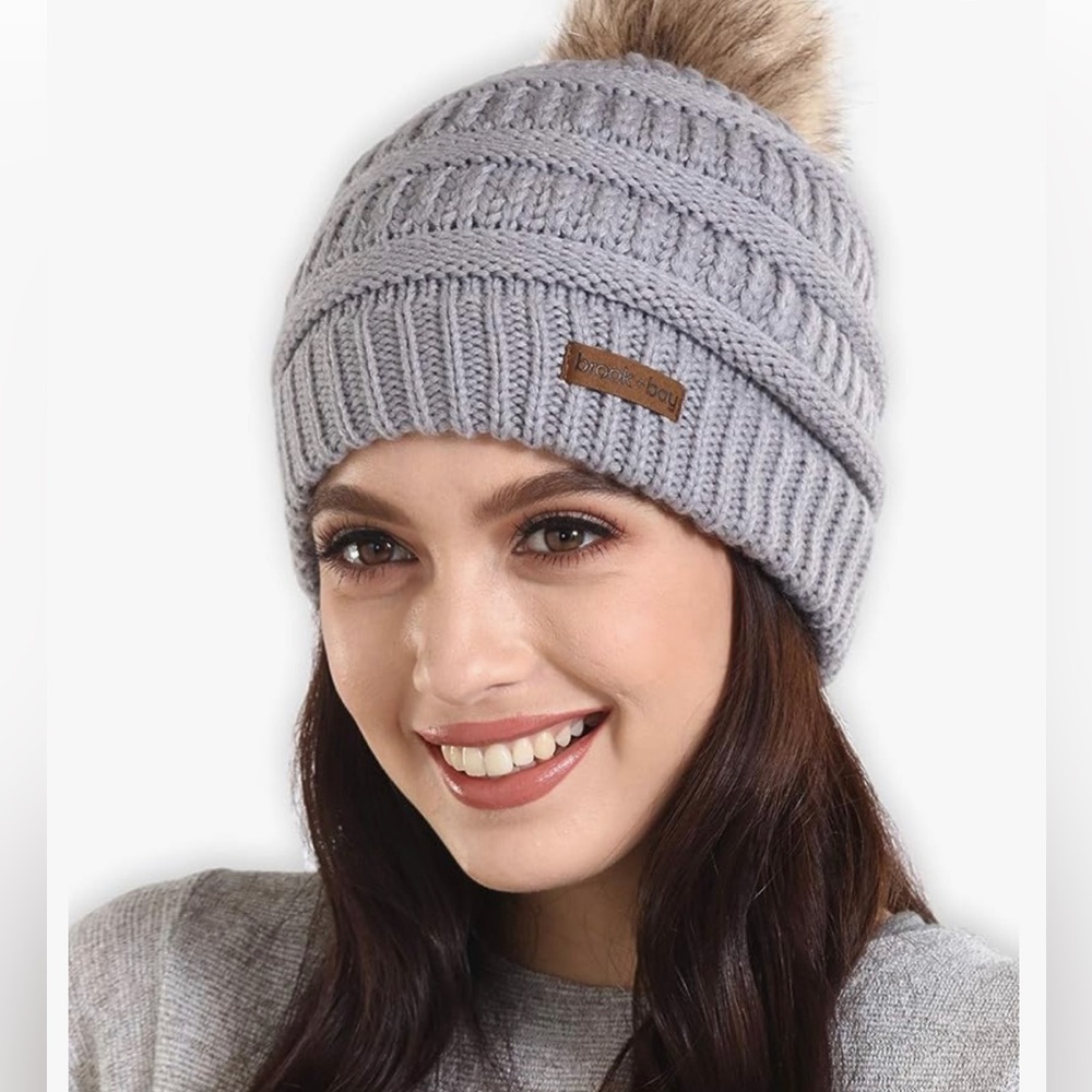 BROOK + BAY KNIT POM POM HAT HEATHER GREY NEW WITH TAGS